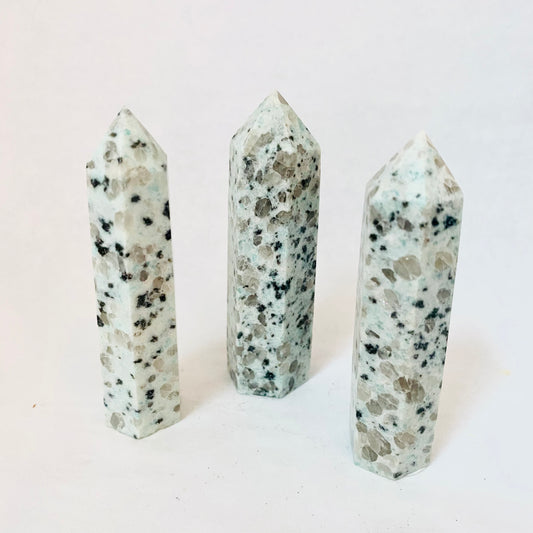 Kiwi Jasper obelisk